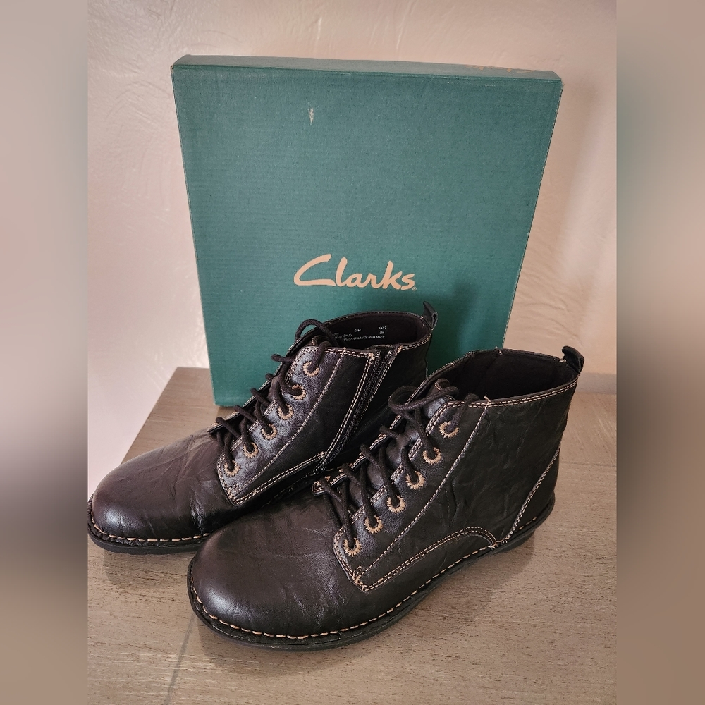 NIB - Nikki North Clarks Boots - Size 8.5